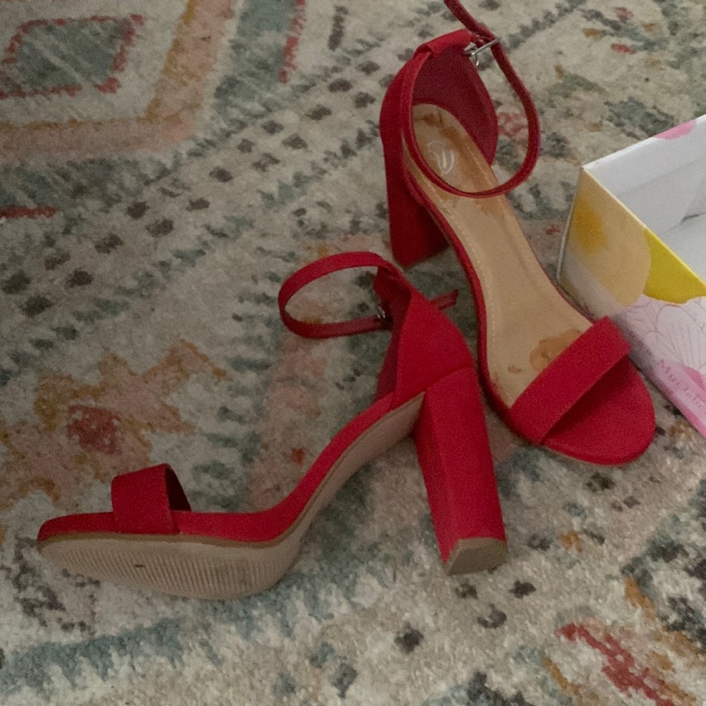 Red Heels - Picture 3 of 5